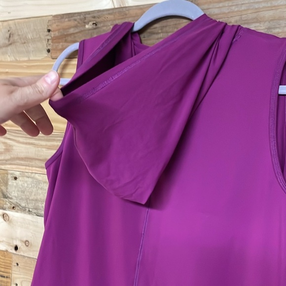 Livi Active size 14/16 Sleeveless Purple Athletic Hoodie Workout Stretchy Top - Picture 5 of 6